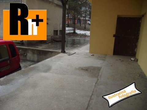 Foto Na predaj administratívna budova Vrútky - TOP ponuka