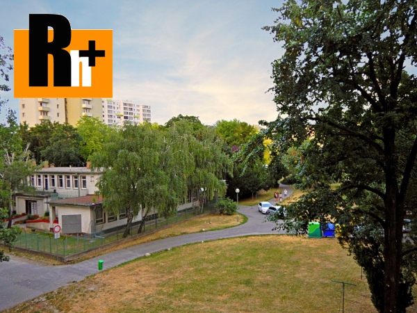 Foto Na predaj 2 izbový byt Bratislava-Ružinov po kompletnej rekonštrukcii vrátane vybavenia a spotrebičo