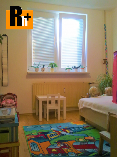 Trenčín Juh Mateja Bela na predaj 3 izbový byt - znížená cena