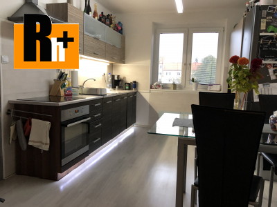 2 izbový byt na predaj Komárno kompletne zrekonštruovaný tehlový s balkónom - TOP ponuka