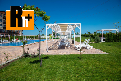 Bulharsko s balkónom a výhľadom na bazén na predaj garzónka - TOP ponuka 12