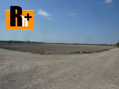 Pozemok pre bývanie na predaj Macov
